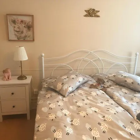 Alte Post Mit Geschichte Und Restaurant Apartment Tavanasa