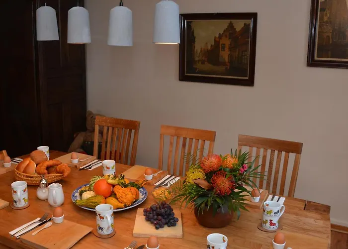 Apartamento Alte Post Mit Geschichte Und Restaurant Tavanasa