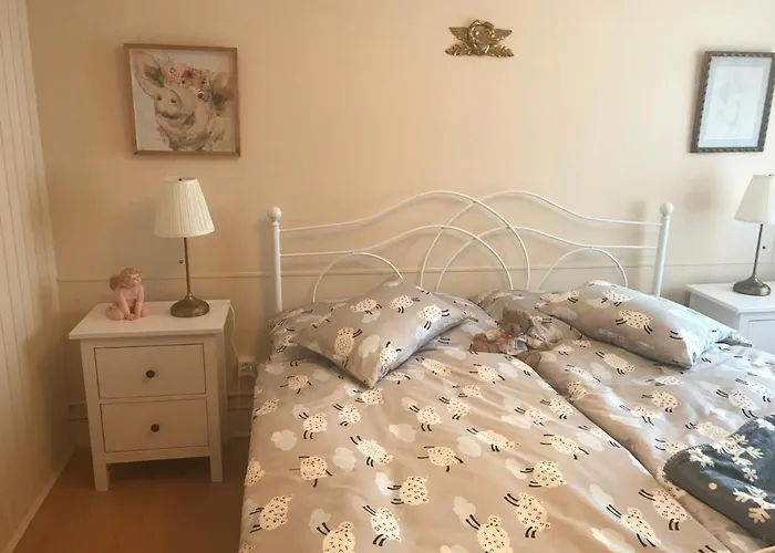 Alte Post Mit Geschichte Und Restaurant Apartment Tavanasa