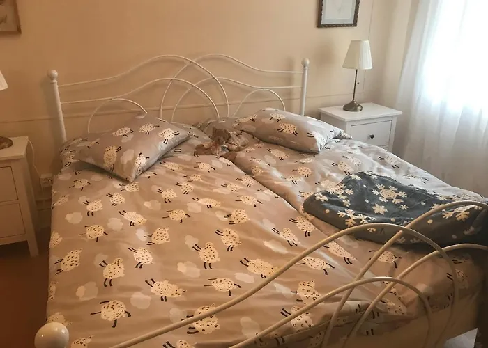 Alte Post Mit Geschichte Und Restaurant Tavanasa