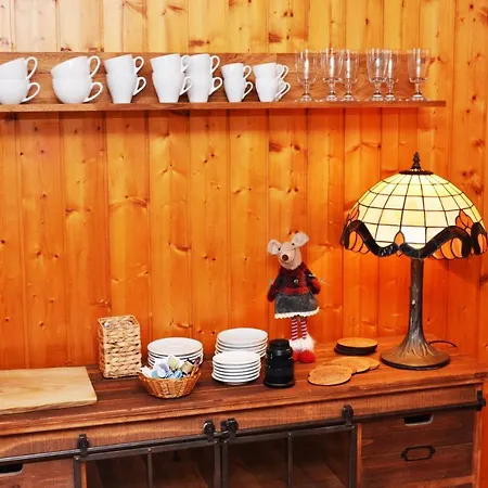 Alte Post Mit Geschichte Und Restaurant * Tavanasa