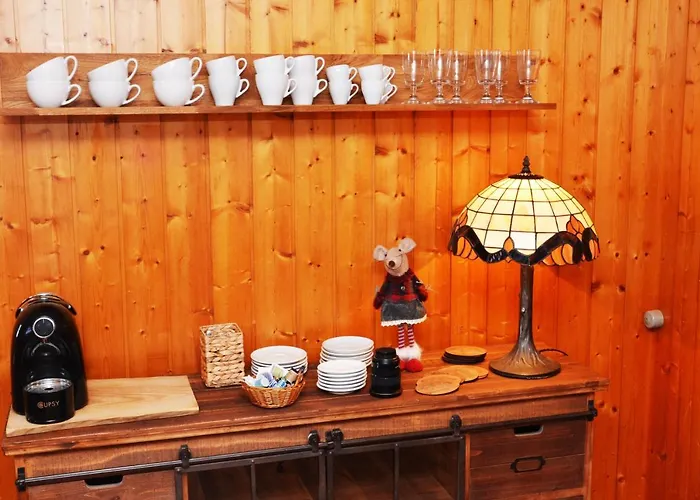 Alte Post Mit Geschichte Und Restaurant * Tavanasa