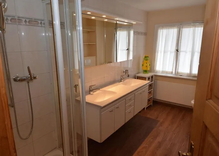 Alte Post Mit Geschichte Und Restaurant Tavanasa