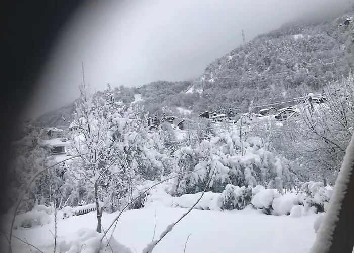 Appartement Alte Post Mit Geschichte Und Restaurant Tavanasa
